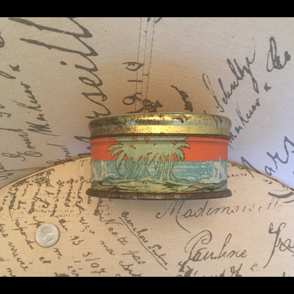 Vintage powder Tin!